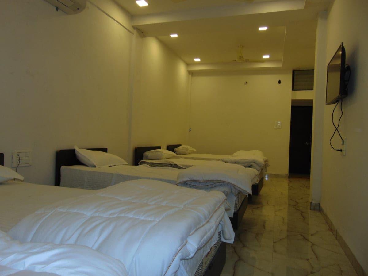 Hotel Kalajanki อุจเจน ภายนอก รูปภาพ