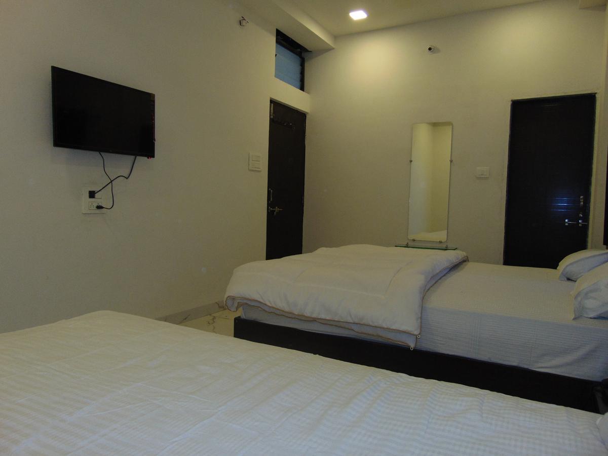 Hotel Kalajanki อุจเจน ภายนอก รูปภาพ